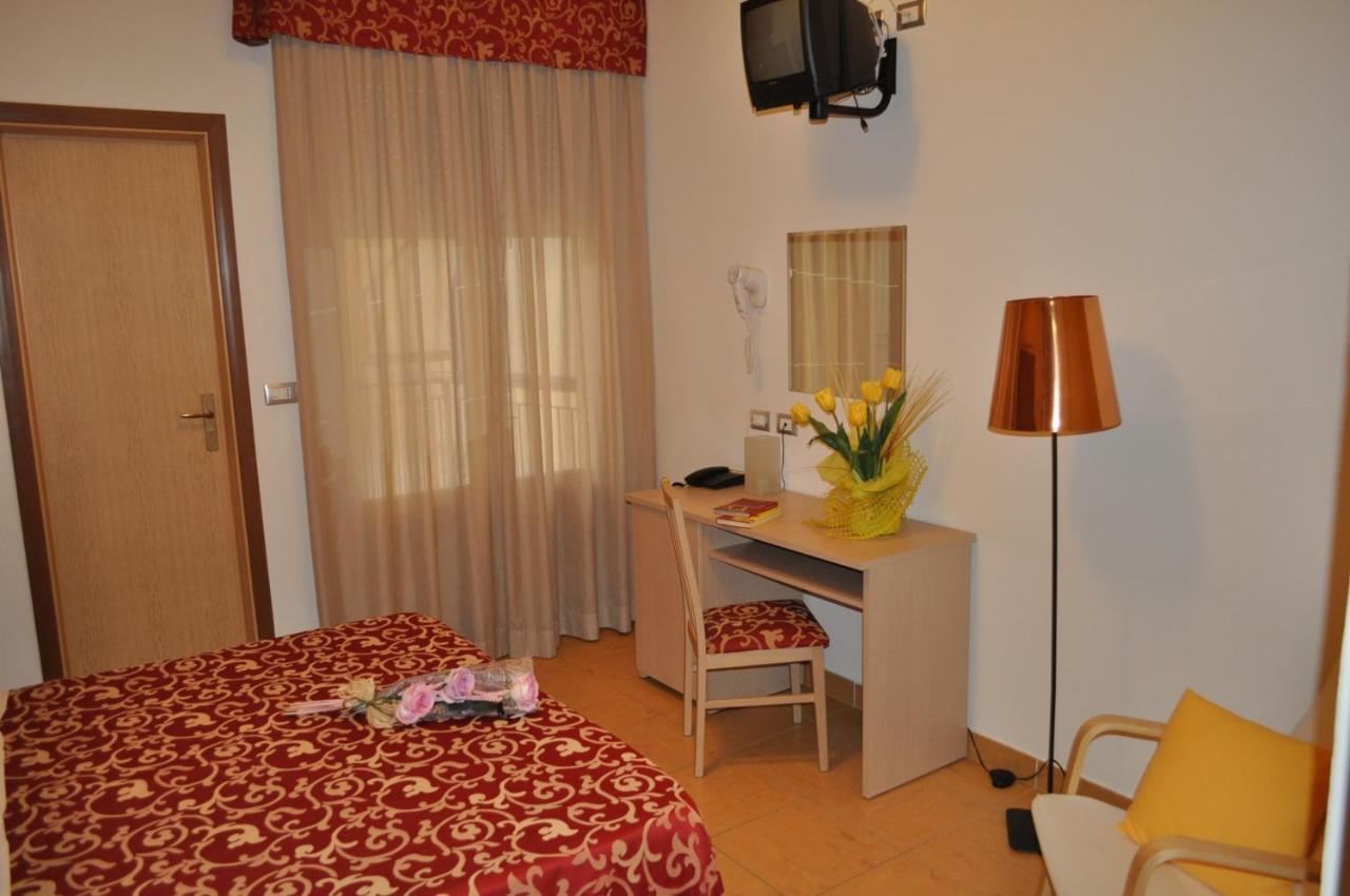 Hotel Mimosa Bellaria-Igea Marina Habitación foto